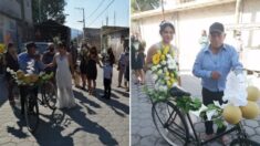 Papá mexicano lleva a su hija en bicicleta el día de la boda: «Será inolvidable»