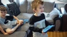 Brillante niño desarrolla aplicación para su hermano con autismo de 9 años