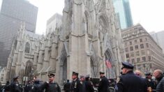 Cientos de personas asisten al funeral de uno de los dos policías de Nueva York asesinados