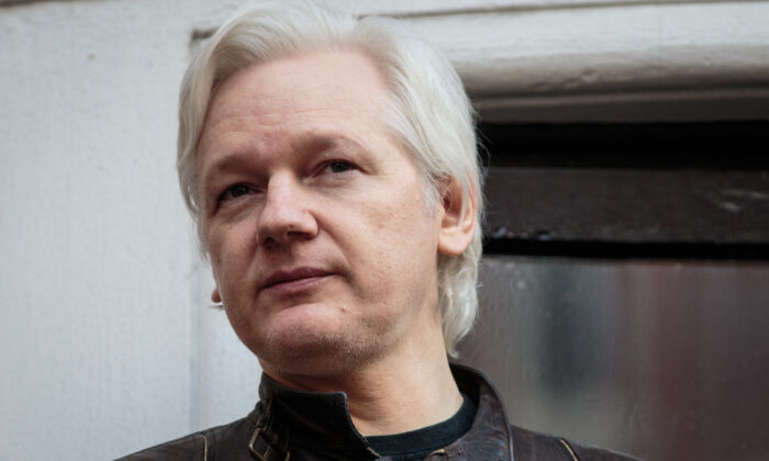 Julian Assange habla con los periodistas en Londres, el 19 de mayo de 2017. (Jack Taylor/Getty Images)
