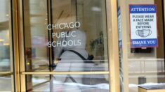 Autoridades de Chicago llegan a un acuerdo con el sindicato de profesores para volver a las aulas