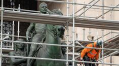 Retiran estatua de Theodore Roosevelt del museo de NYC y la llevarán a Dakota del Sur
