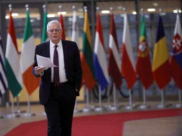 El alto representante para la Política Exterior y de Seguridad comunitario, Josep Borrell, 21 de febrero de 2022 en Bruselas. (EFE/EPA/OLIVIER HOSLET)