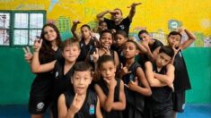 Profesor brasileño enseña valores y transforma la vida de niños a través de la danza