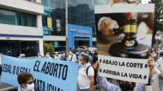Miles de colombianos se manifiestan en contra de la despenalización de aborto