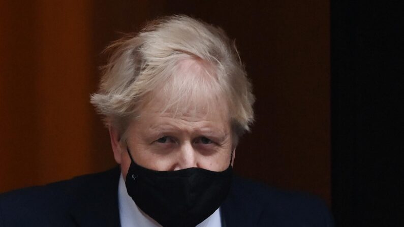 El primer ministro británico, Boris Johnson, viajará este martesa Ucrania para reunirse con el presidente, Volodímir Zelensky, a quien trasladará el respaldo del Reino Unido a la "soberanía" de su país, avanzó hoy Downing Street. EFE/EPA/ANDY RAIN
