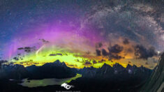 Cazador de cometas capta increíble foto con aurora boreal, Vía Láctea y Neowise en Montañas Rocosas