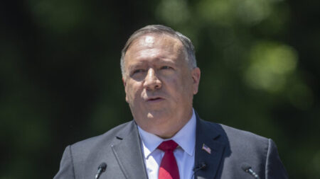 Pompeo envía una dura señal a Beijing con su visita a Taiwán