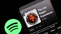 Spotify no planea «silenciar» o sacar a Joe Rogan tras publicación donde dice la palabra con N