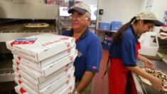 Domino’s les pagará a sus clientes para que recojan su propia pizza hasta mayo