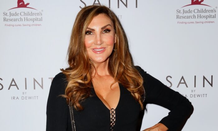 Heather McDonald asiste al evento de SAINT Candles & St. Jude Children's Hospital en Santa Mónica (California) el 7 de octubre de 2021. (Rachel Murray/Getty Images for SAINT Candles by Ira DeWitt)