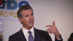 Newsom levanta la mayoría de las órdenes ejecutivas relacionadas con COVID-19