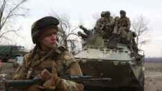 Ucrania dará armas a cualquiera que quiera defender el país: Presidente