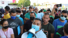 Grupo de inmigrantes en México inician huelga de hambre presionando por visas humanitarias