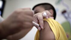 Vacunan a la fuerza contra COVID-19 a niño de 6 años en hospital de Costa Rica: Abogado