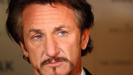 Sean Penn está en Ucrania rodando un documental sobre la invasión rusa: Gobierno