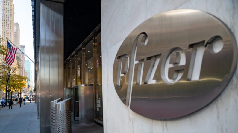 La sede de Pfizer en Nueva York en una imagen de archivo. (David Dee Delgado/Getty Images)