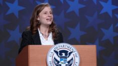 Agencia de Inmigración de EE.UU. cambia su declaración de misión y elimina frases clave