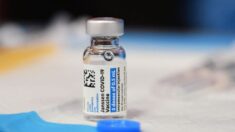 FDA limita uso de vacuna COVID-19 de Johnson & Johnson por riesgo de coágulos sanguíneos