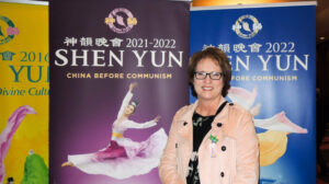 «Quiero que esto sea una tradición familiar», dice directora regional sobre Shen Yun