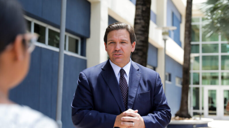 El gobernador de Florida Ron DeSantis en Miami el 24 de mayo de 2021. (Samira Bouaou/The Epoch Times)