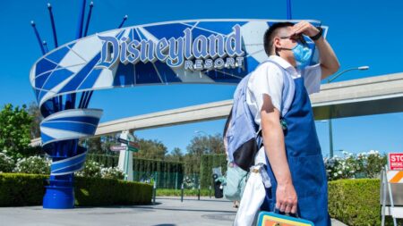 Apoyo de DeSantis a proyecto sobre educación de Florida «no ha cambiado» tras llamada del CEO de Disney