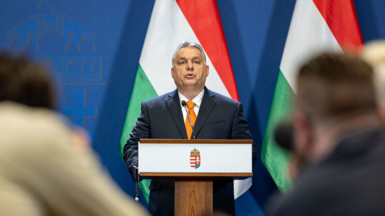 Viktor Orban, primer ministro de Hungría, habla durante una conferencia de prensa el 17 de febrero de 2022 en Budapest, Hungría. (Janos Kummer/Getty Images)
