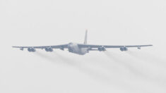 Bombarderos B-52 de EE. UU. vuelan sobre país limítrofe de Ucrania