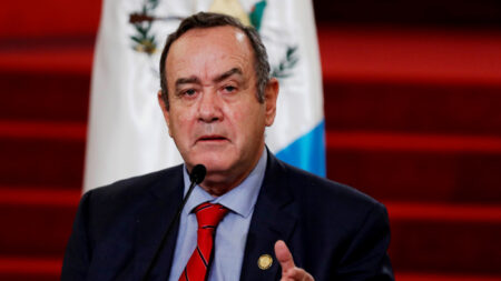 Expresidente de Guatemala queda juramentado como diputado del Parlamento Centroamericano