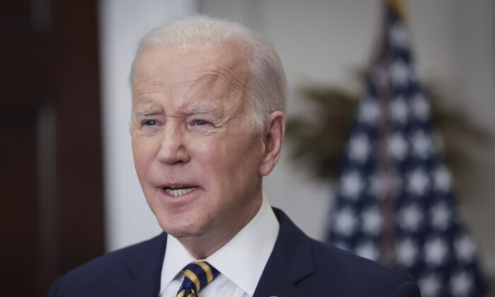 El presidente Joe Biden habla en Washington, el 8 de marzo de 2022. (Win McNamee/Getty Images)