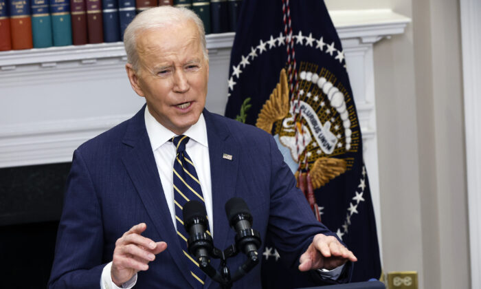El presidente Joe Biden habla en Washington, el 11 de marzo de 2022. (Chip Somodevilla/Getty Images)
