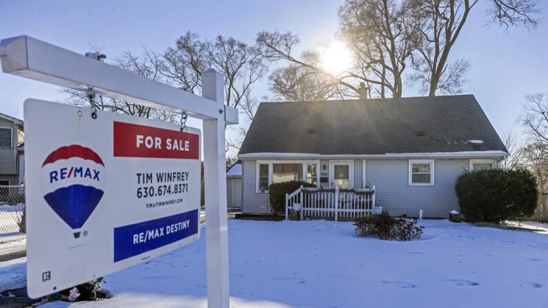 Fotografía de archivo de una casa en venta en Round Lake Heights, Illinois (EE.UU.). (EFE/Tannen Maury)