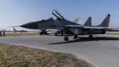 EE. UU. y Polonia analizan proporcionar a Ucrania aviones de combate, dice la administración Biden