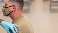 Ejército de EE.UU. anuncia las primeras bajas por rechazo a la vacuna contra el COVID-19