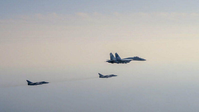 Aviones de combate rusos en el espacio aéreo sueco al este de la isla sueca de Gotland en el mar Báltico, el 2 de marzo de 2022. (Fuerza Aérea Sueca/TT News Agency/AFP vía Getty Images)