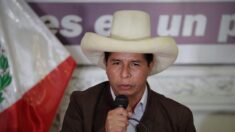 Presidente de Perú cambia a tres ministros de su gabinete