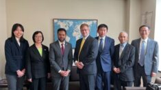 Emb. de Libertad Religiosa de EEUU se reúne con practicantes de Falun Gong ante persecución del PCCh