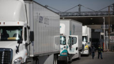 Transportistas ven freno en exportaciones en mexicana Ciudad Juárez por crisis migrante