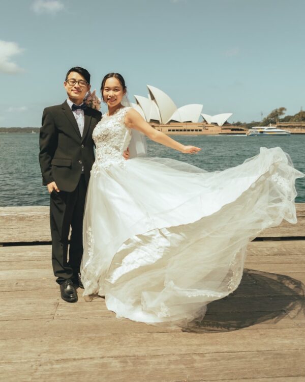 Los recién casados Irene y Stephen son de China pero actualmente viven en Australia. (Cortesía de Felipe Villegas Múnera)