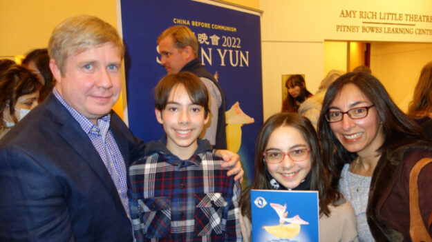 Shen Yun sorprende al público de Stamford con un espectáculo auténtico de la antigua historia china