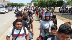 México condena nuevamente que inmigrantes se cosan los labios a modo de protesta