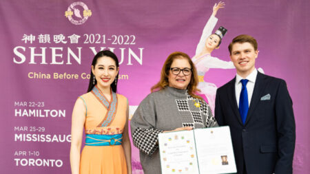 «Absolutamente espectacular»: Shen Yun asombra a parlamentaria canadiense