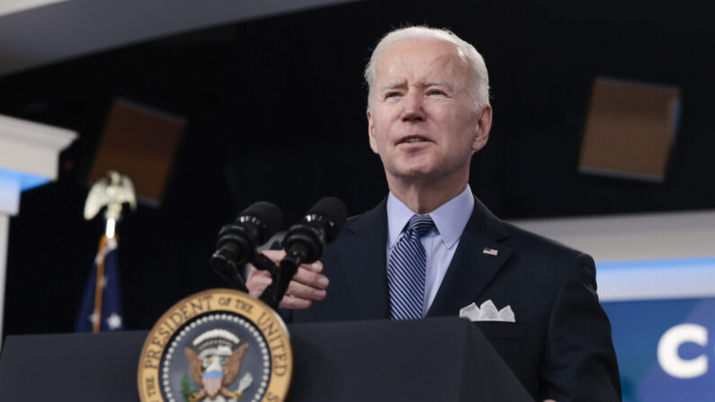 El presidente Joe Biden pronuncia un discurso en Washington el 30 de marzo de 2022. (Anna Moneymaker/Getty Images)