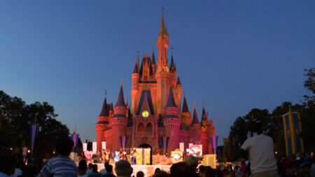 Disney planea duplicar su inversión en parques temáticos hasta USD 60,000 millones