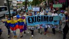 Activistas venezolanos hacen «viacrucis» por crisis de los servicios públicos