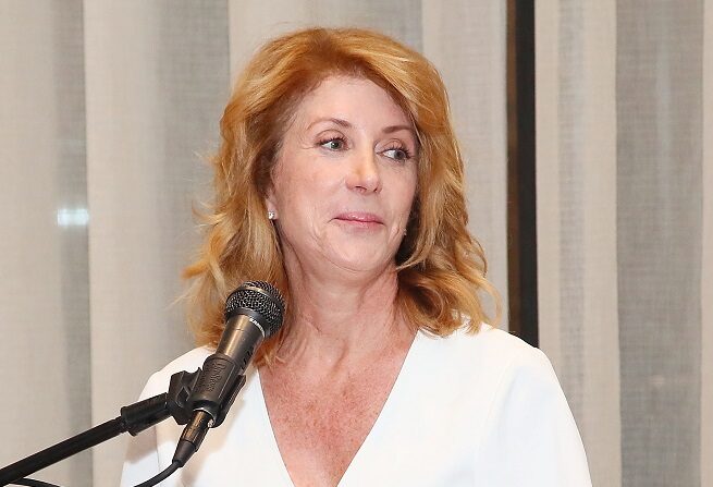 La oradora principal de la gala y homenajeada y exsenadora del estado de Texas, Wendy Davis, asiste a la gala de premios "The 19th Annual Women's eNews 21 Leaders for the 21st Century" en el Club 101 el 6 de mayo de 2019 en la ciudad de Nueva York. (Astrid Stawiarz/Getty Images para Women's eNews)
