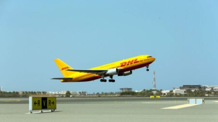 Avión de DHL se parte en dos luego de aterrizaje de emergencia en aeropuerto de Costa Rica