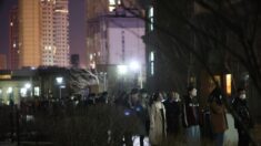 Residentes confinados en Changchun piden ayuda golpeando ollas y sartenes