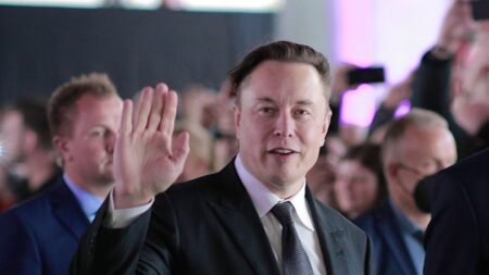 Aumenta la presión sobre el directorio de Twitter con posible oferta pública de Elon Musk