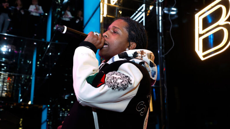 A$AP Rocky actúa durante el evento de lanzamiento de Bilt Rewards X Wells Fargo en SUMMIT at One Vanderbilt el 28 de marzo de 2022 en la ciudad de Nueva York (EE.UU.). (John Lamparski/Getty Images)